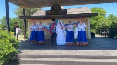 Сегодня в этнографическом комплексе Атамань проходит краевой фестиваль «Атамань свадебная», приуроченный к празднованию Дня семьи, любви и верности!