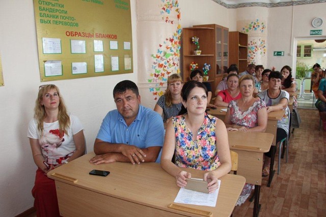 Евгений Ильин встретился с коллективом школы-интерната села Ванновского