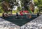 В Тбилисском районе продолжают благоустраивать парк